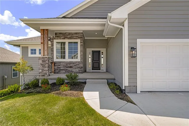 $679,950 | 19499 West 114th Terrace, Olathe, KS 66061