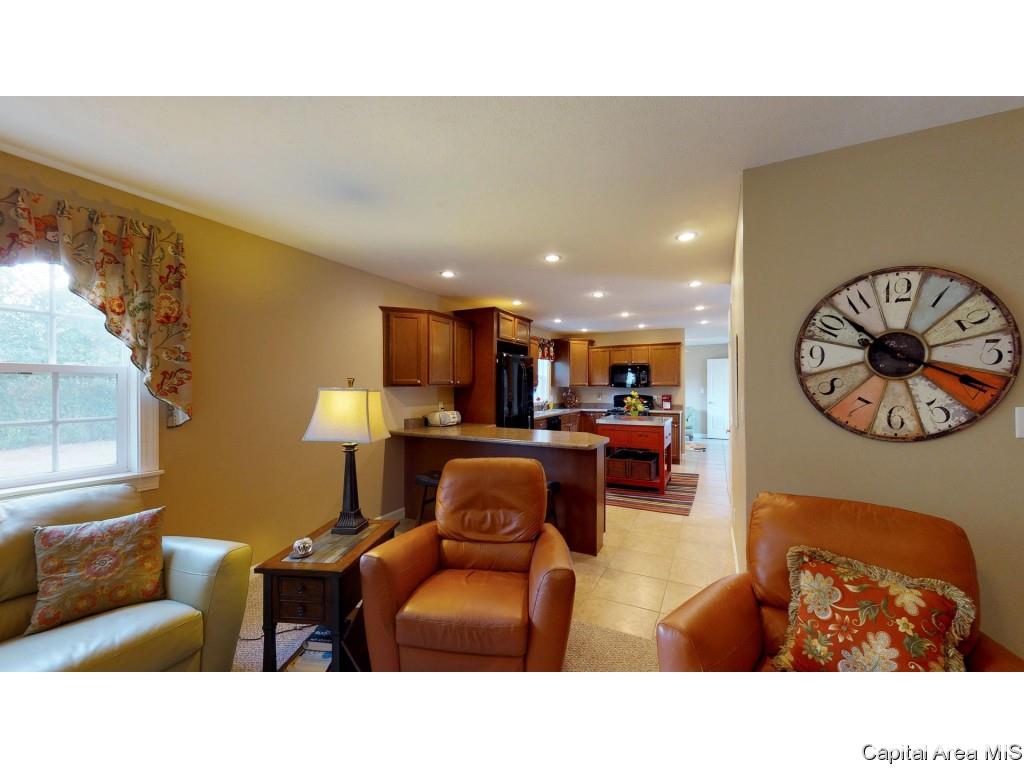 2 Golf Road Springfield, IL 62704 - Photo 8 of 36