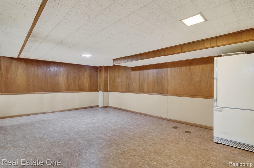28491 Bayberry Road Farmington Hills, MI 48331 - Photo 24 of 37