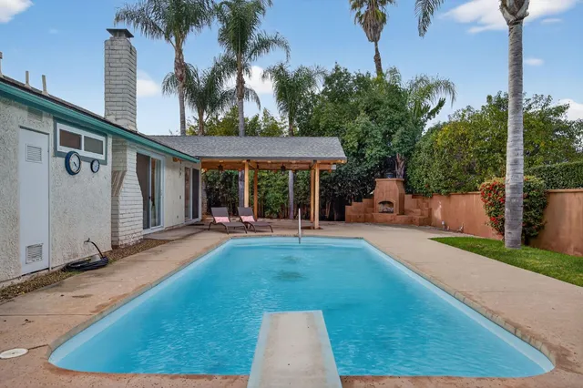 $1,249,000 | 1420 La Paz Drive, Ojai, CA 93023