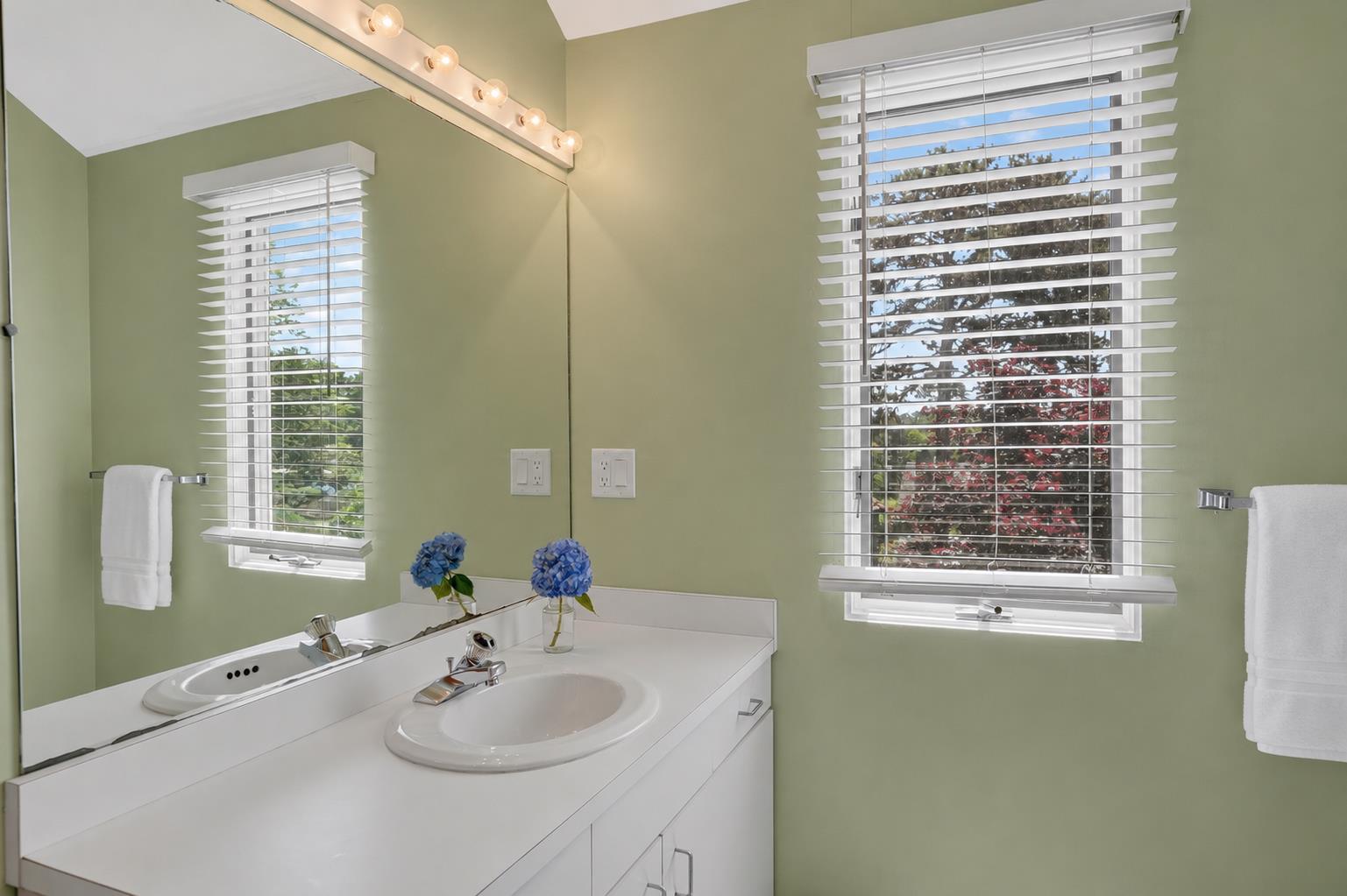 40 Hidden Cove Road, Unit 2 Oak Bluffs, MA 02557 - Photo 24 of 28 Primary Suite Full Bathroom #2
Virtually staged