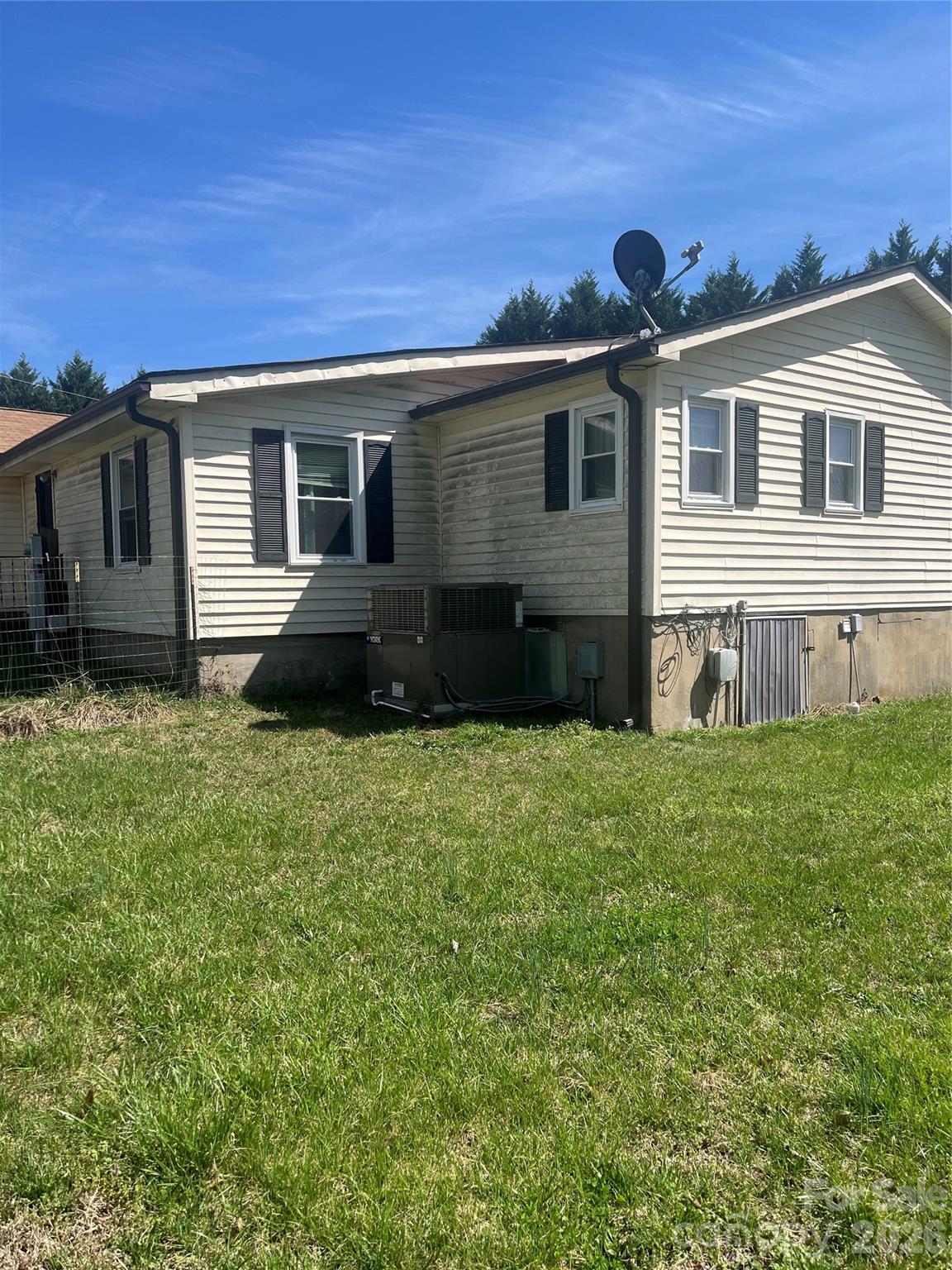 1021 Ebenezer Road Kannapolis, NC 28083 - Photo 3 of 32