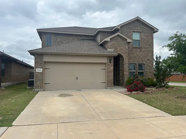 $2,500 | 9300 Castorian Drive, Fort Worth, TX 76131