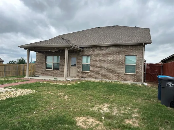 $2,500 | 9300 Castorian Drive, Fort Worth, TX 76131