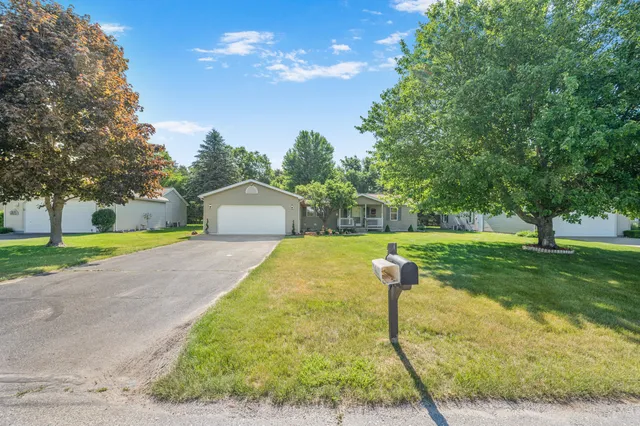 $148,900 | 7900 Sunset Shores Drive, Stanwood, MI 49346