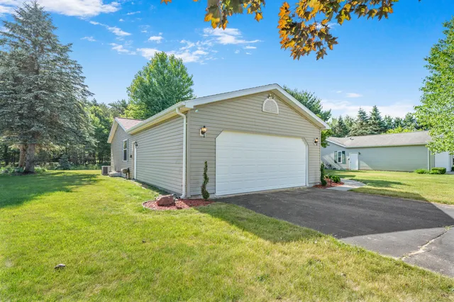 $148,900 | 7900 Sunset Shores Drive, Stanwood, MI 49346
