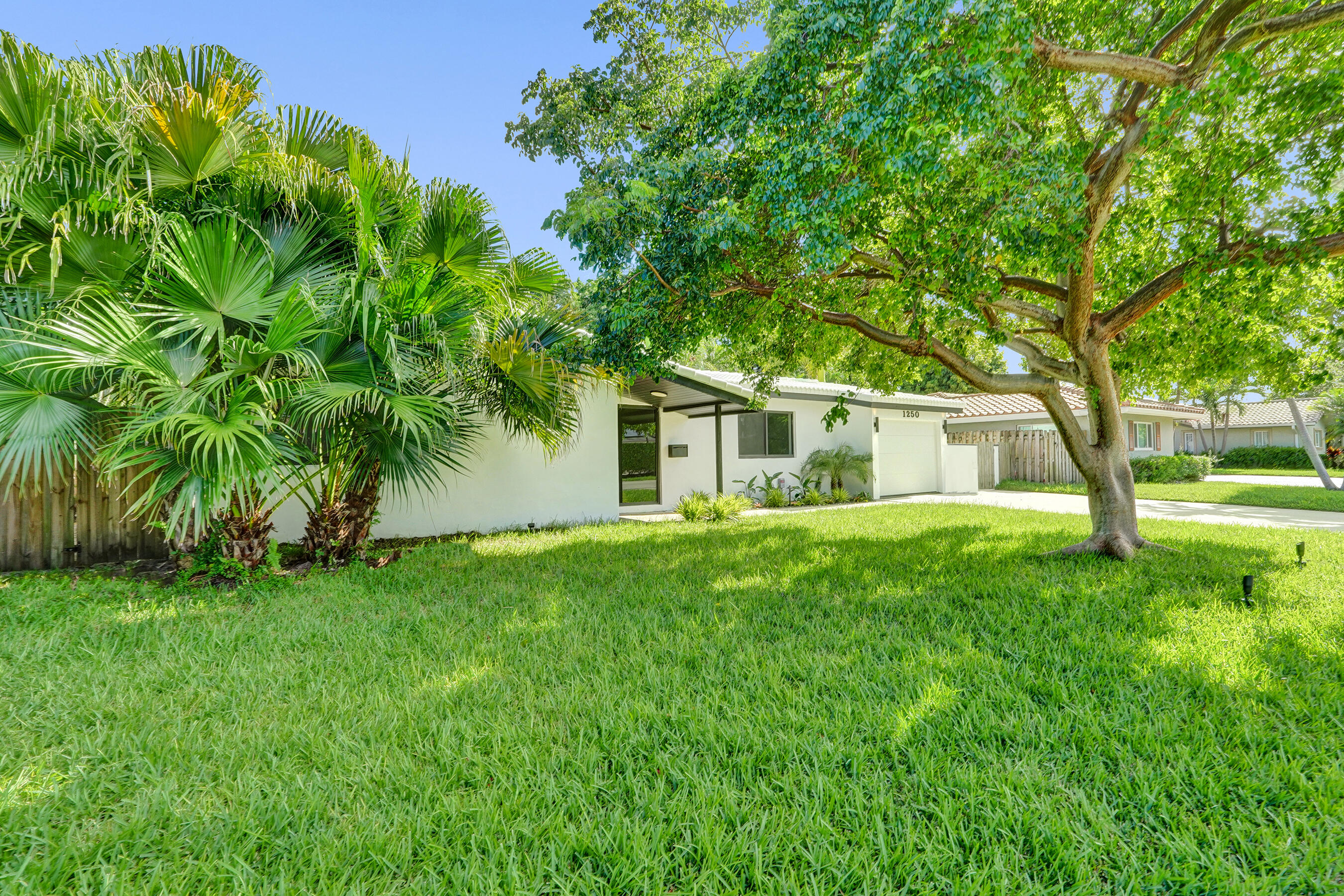1250 Southwest 4th Street Boca Raton, FL 33486 - Photo 3 of 63 DSC02246
