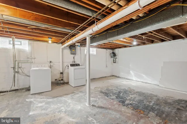 a view of a storage & utility room