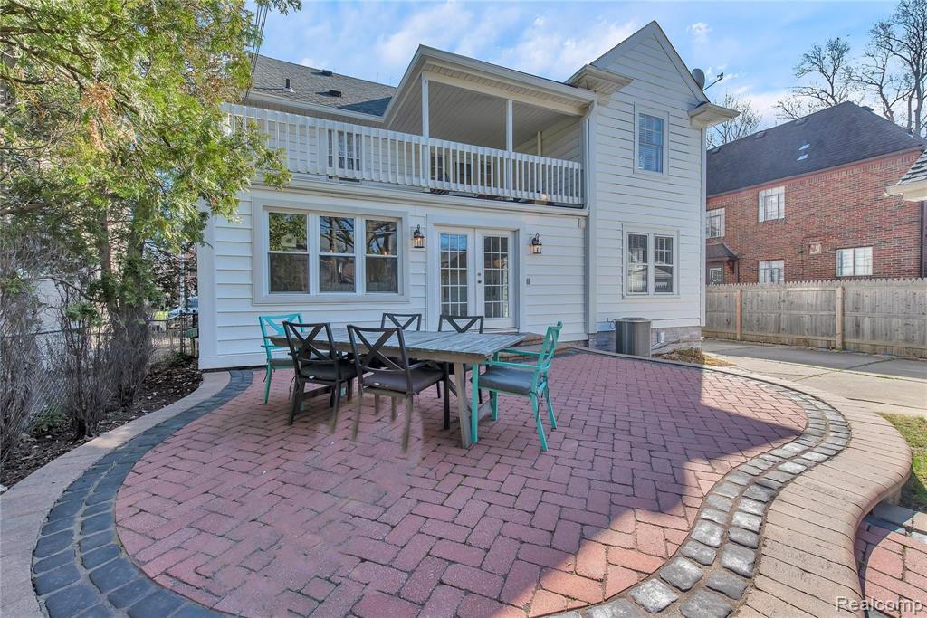 1317 Bishop Road Grosse Pointe Park, MI 48230 - Photo 7 of 42