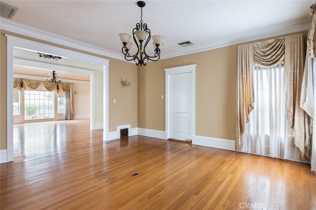 314 West Kenneth Road Glendale, CA 91202 - Photo 11 of 55 Gallery Image 11