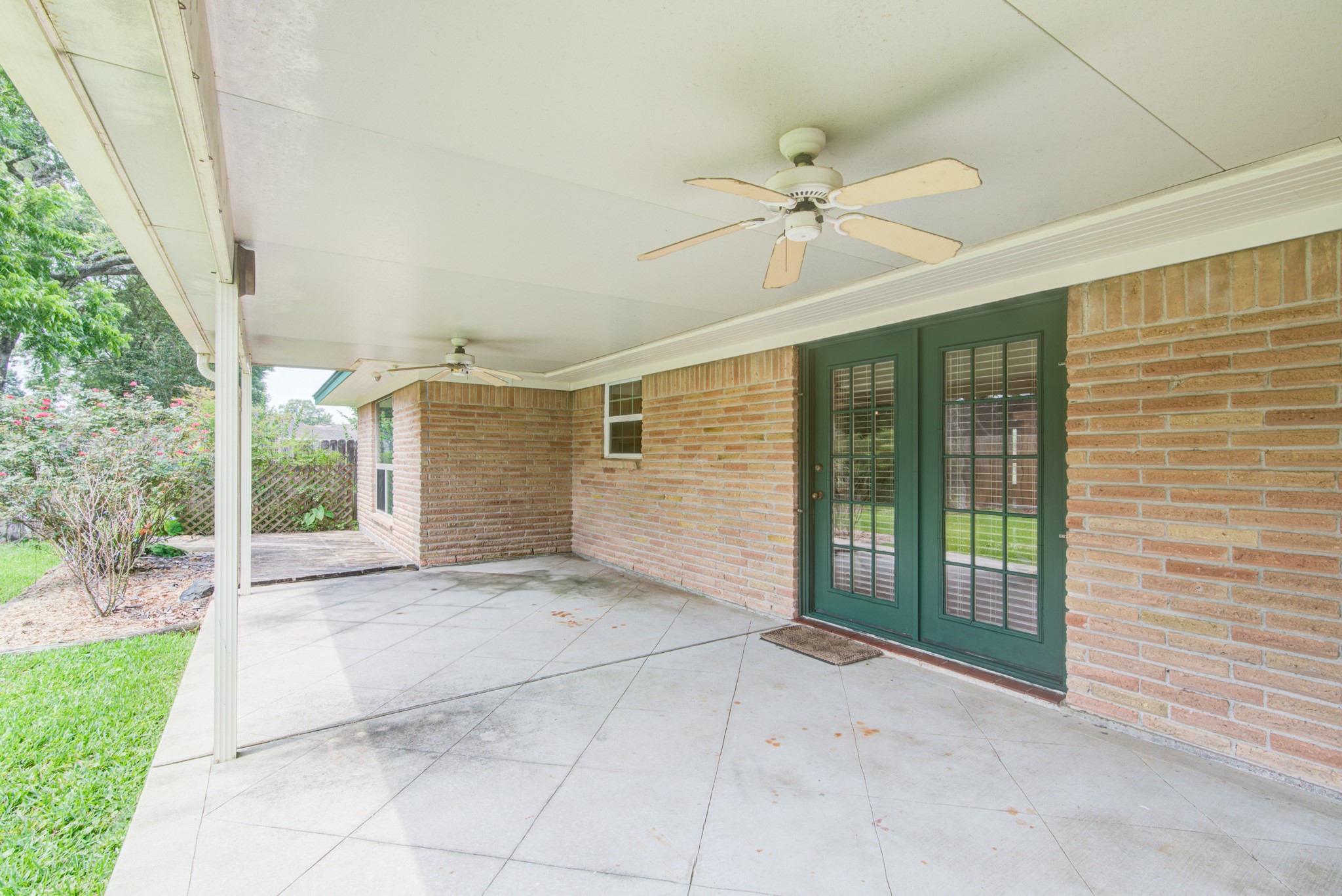 1708 Capstan Road Houston, TX 77062 - Photo 38 of 43