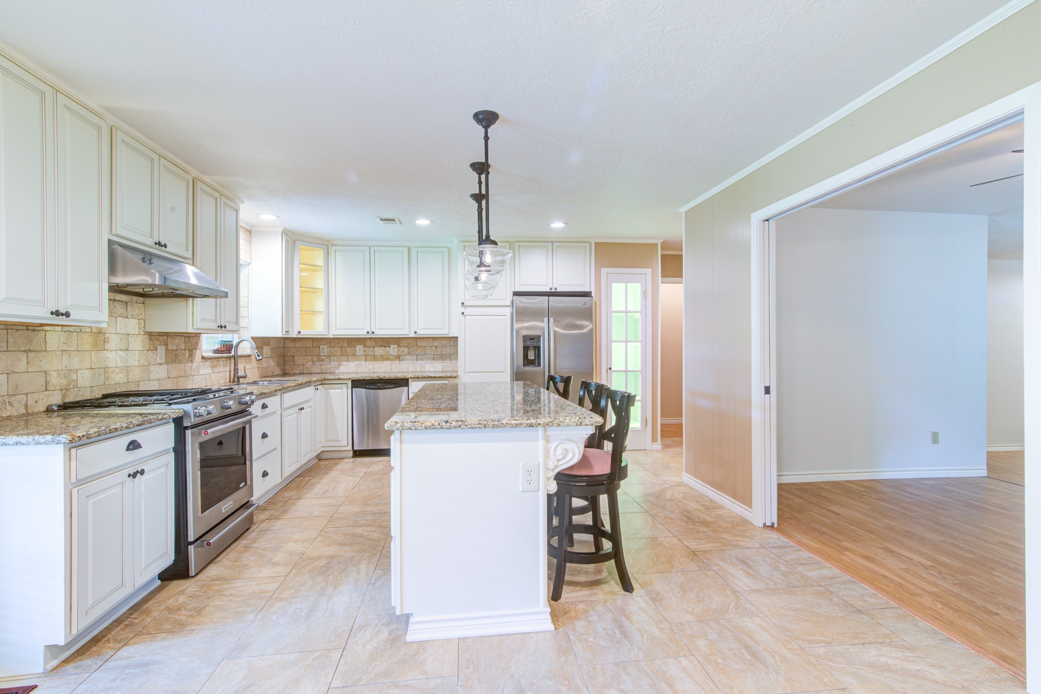 1708 Capstan Road Houston, TX 77062 - Photo 7 of 43