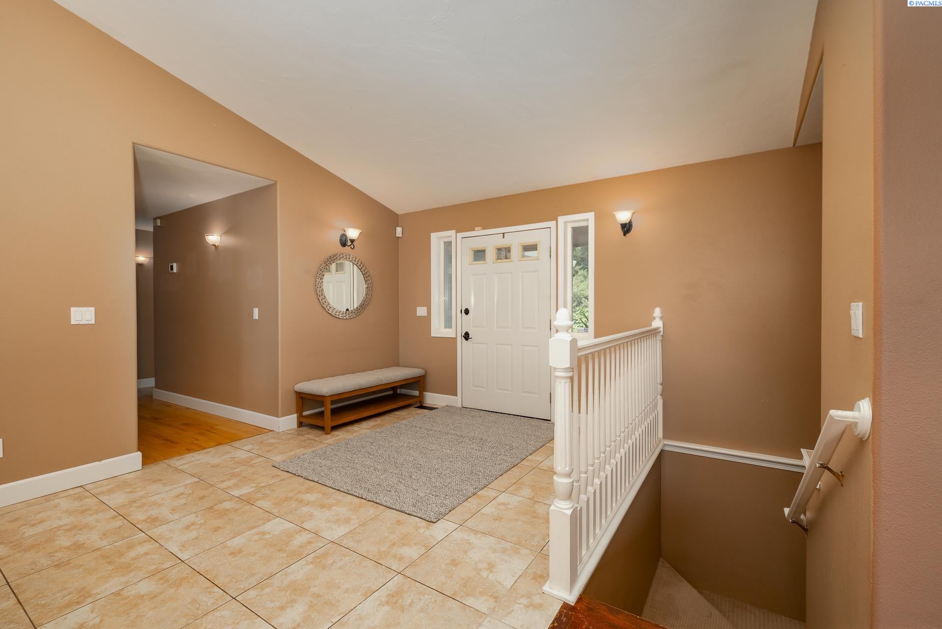 98906 East Clover Road Kennewick, WA 99338 - Photo 15 of 50 Gallery Image 15