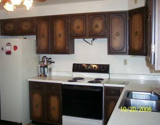 638 East Slippery Rock Road Chicora, PA 16025 - Photo 3 of 8 Kitchen.