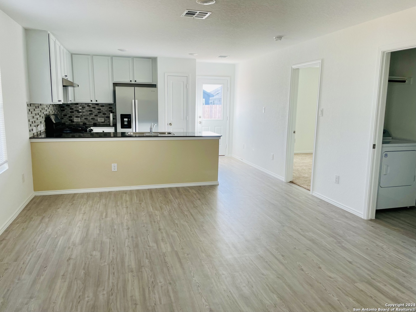 5847 Coahulia Seguin, TX 78155 - Photo 4 of 12