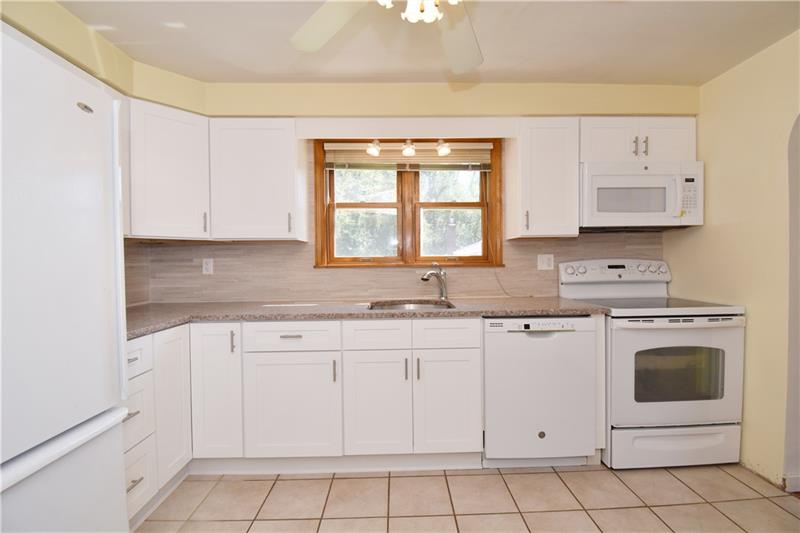 245 Revo Road Pittsburgh, PA 15236 - Photo 2 of 18 Gallery Image 2