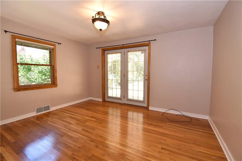245 Revo Road Pittsburgh, PA 15236 - Photo 6 of 18 Gallery Image 6