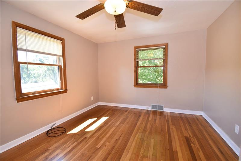 245 Revo Road Pittsburgh, PA 15236 - Photo 7 of 18 Gallery Image 7