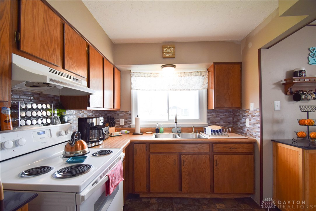 2028 Tanager Road Springfield, OH 45505 - Photo 7 of 27 Gallery Image 7