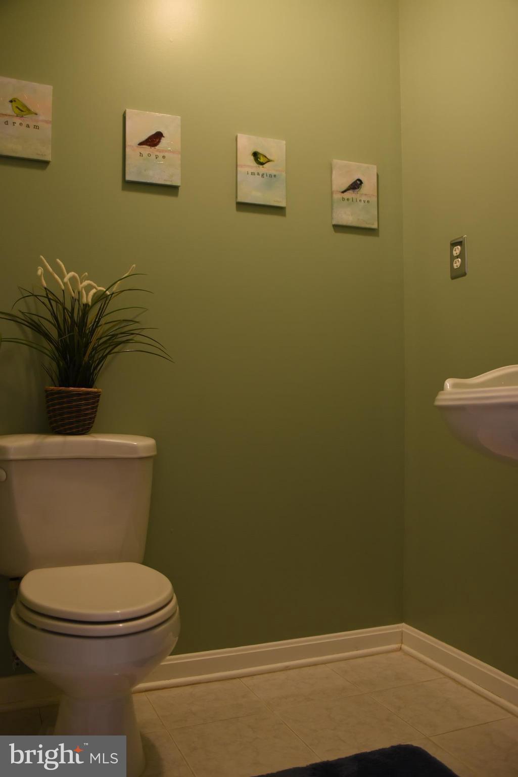 8911 Victoria Road Springfield, VA 22151 - Photo 10 of 22 a bathroom with a toilet