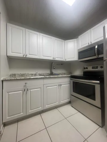 $1,200 | 354 Norwich O, West Palm Beach, FL 33417
