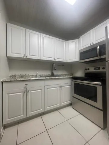 $1,200 | 354 Norwich O, West Palm Beach, FL 33417