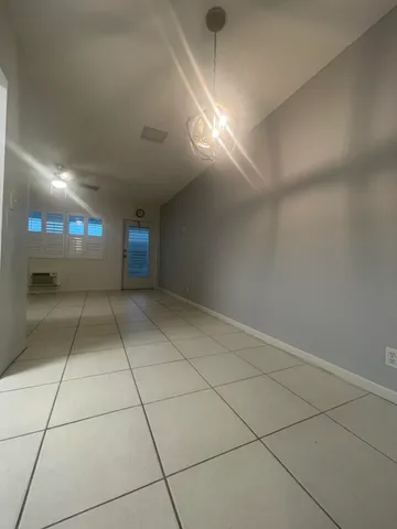 $1,200 | 354 Norwich O, West Palm Beach, FL 33417