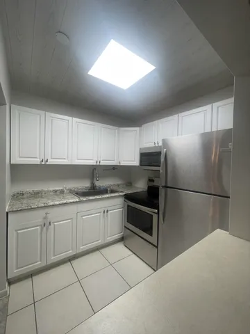 $1,200 | 354 Norwich O, West Palm Beach, FL 33417