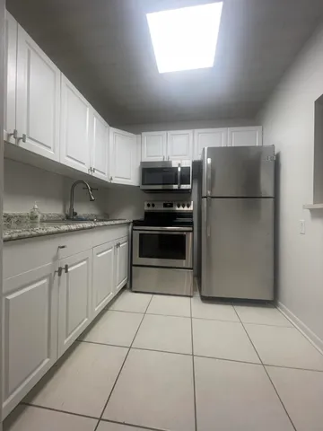 $1,200 | 354 Norwich O, West Palm Beach, FL 33417