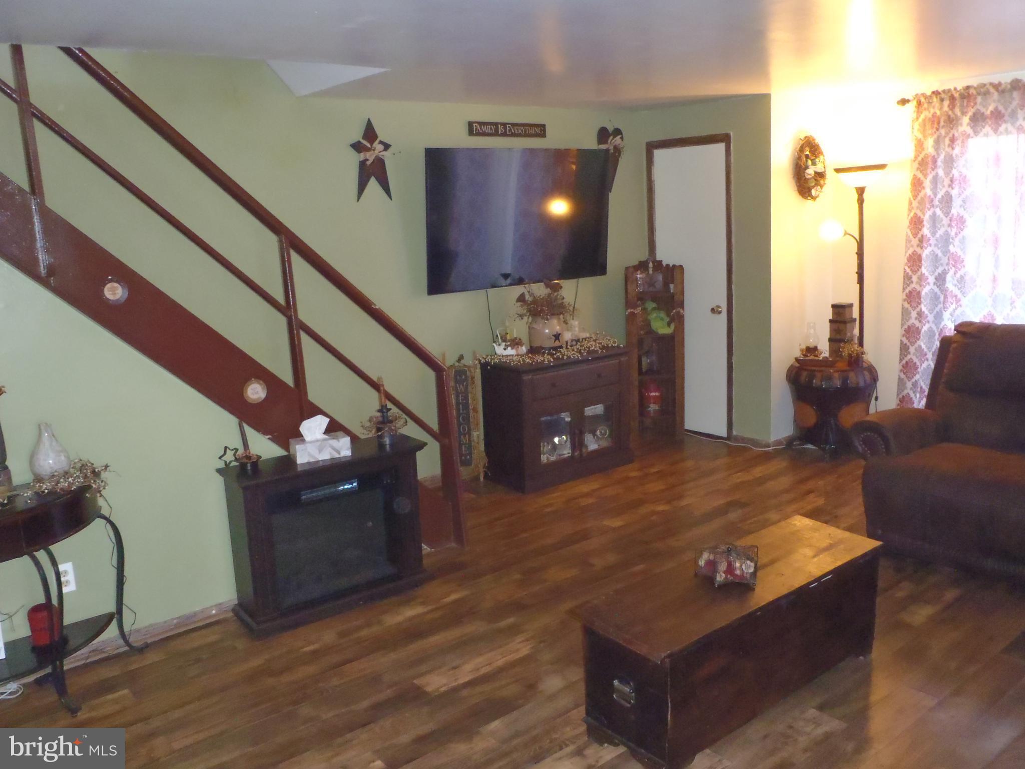 2827 Michael Road Philadelphia, PA 19152 - Photo 4 of 16 Gallery Image 4