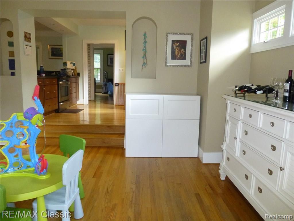 20 Wellesley Drive Pleasant Ridge, MI 48069 - Photo 11 of 67 P1020125.JPG