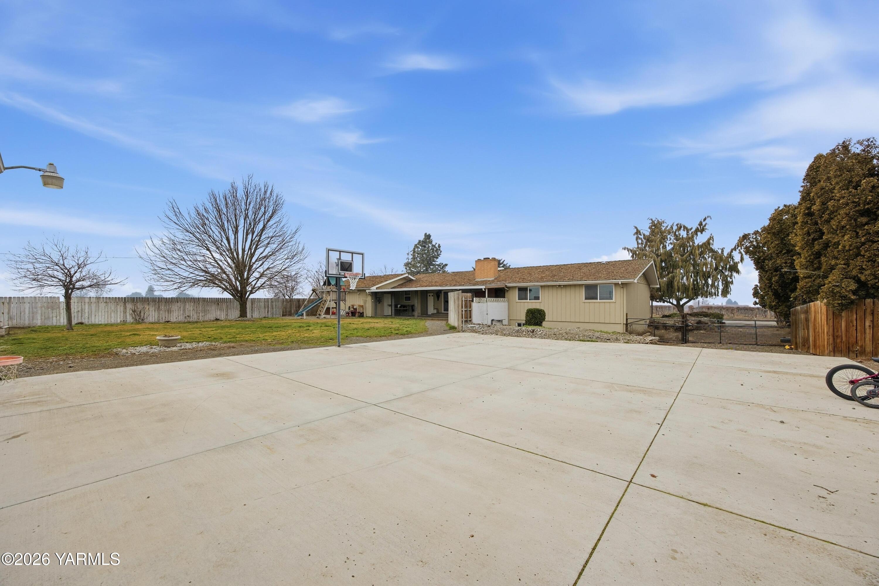 1681 Olmstead Road Grandview, WA 98930 - Photo 22 of 49 50