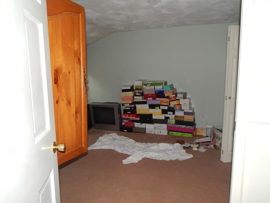 1237 Edgell Road Framingham, MA 01701 - Photo 19 of 24 Gallery Image 19