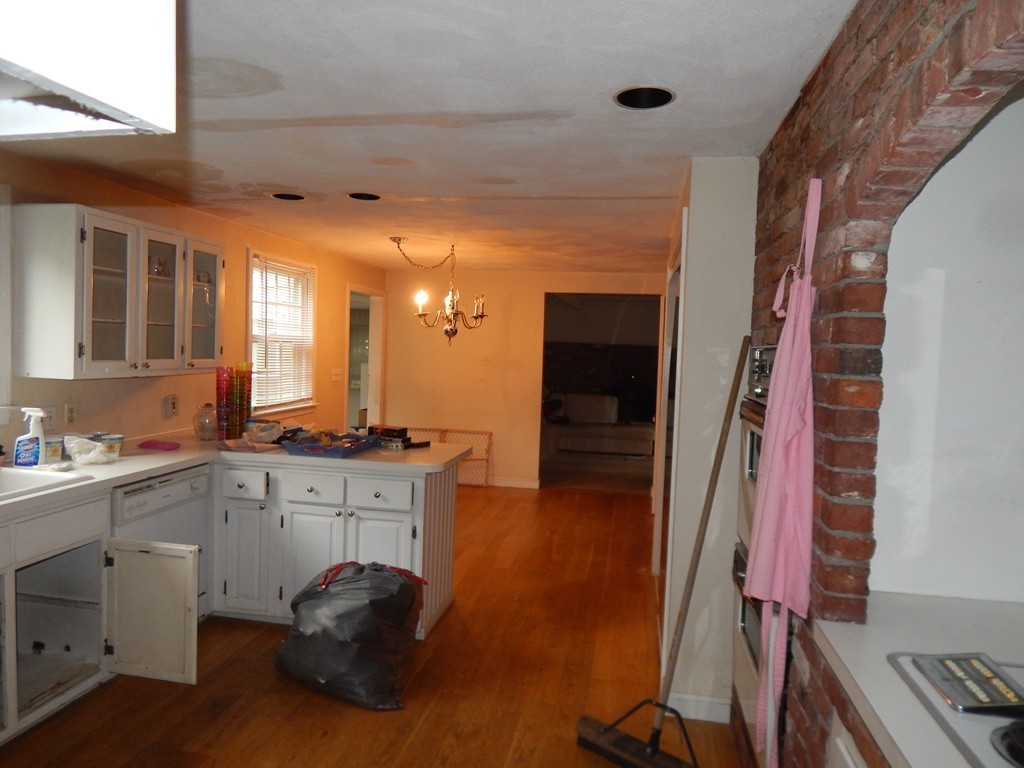 1237 Edgell Road Framingham, MA 01701 - Photo 3 of 24 Gallery Image 3