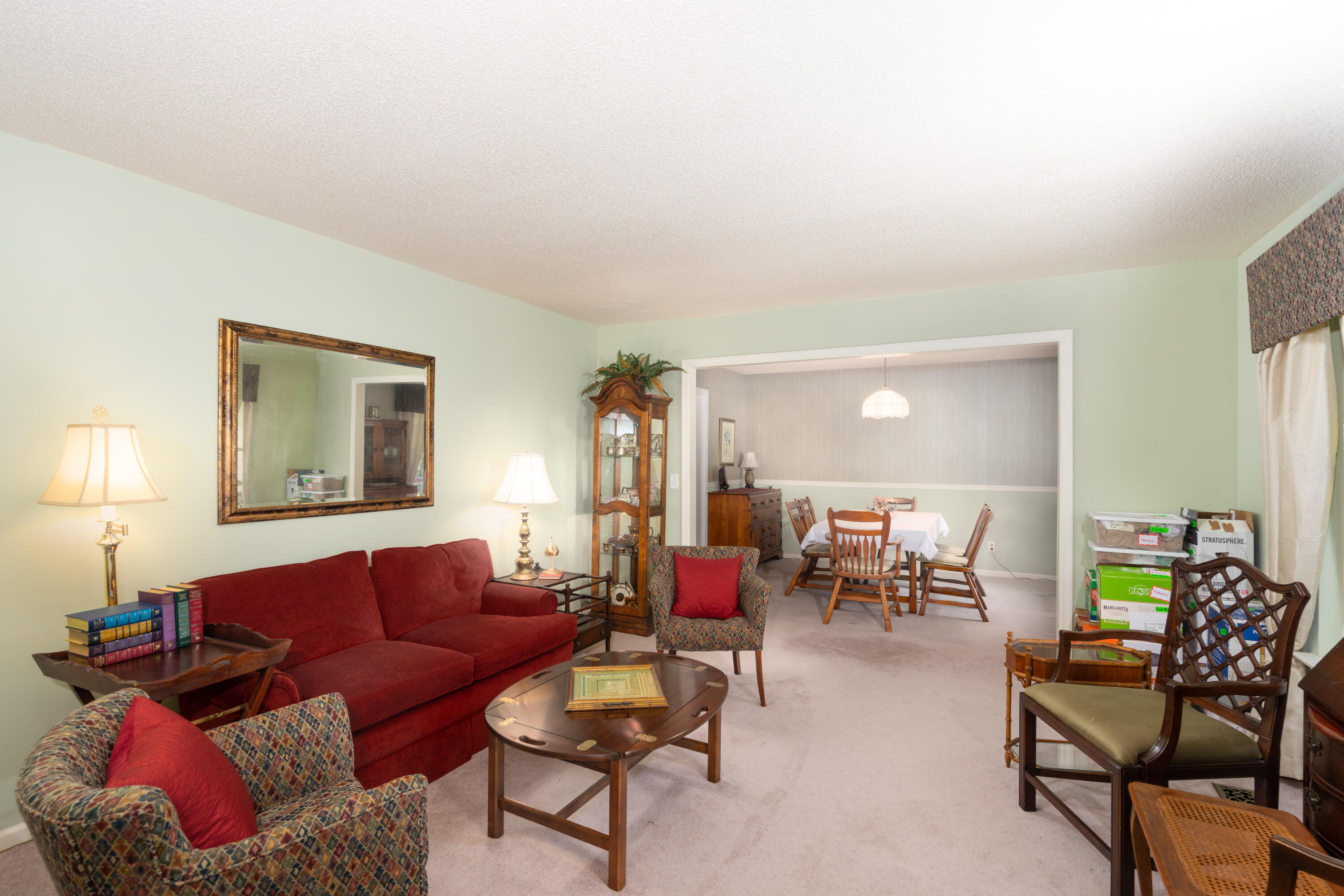 4729 North Forest Road Hixson, TN 37343 - Photo 12 of 41 Living Room