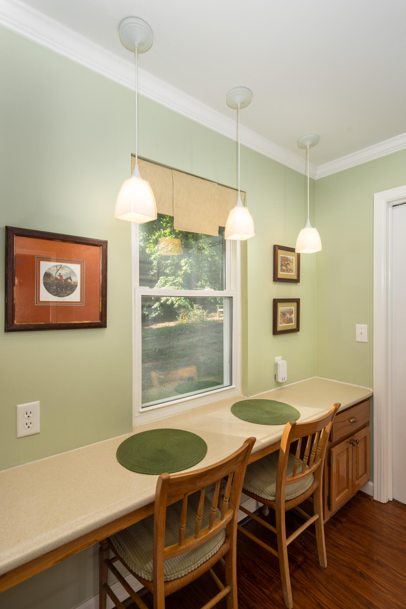 4729 North Forest Road Hixson, TN 37343 - Photo 16 of 41 Breakfast Bar