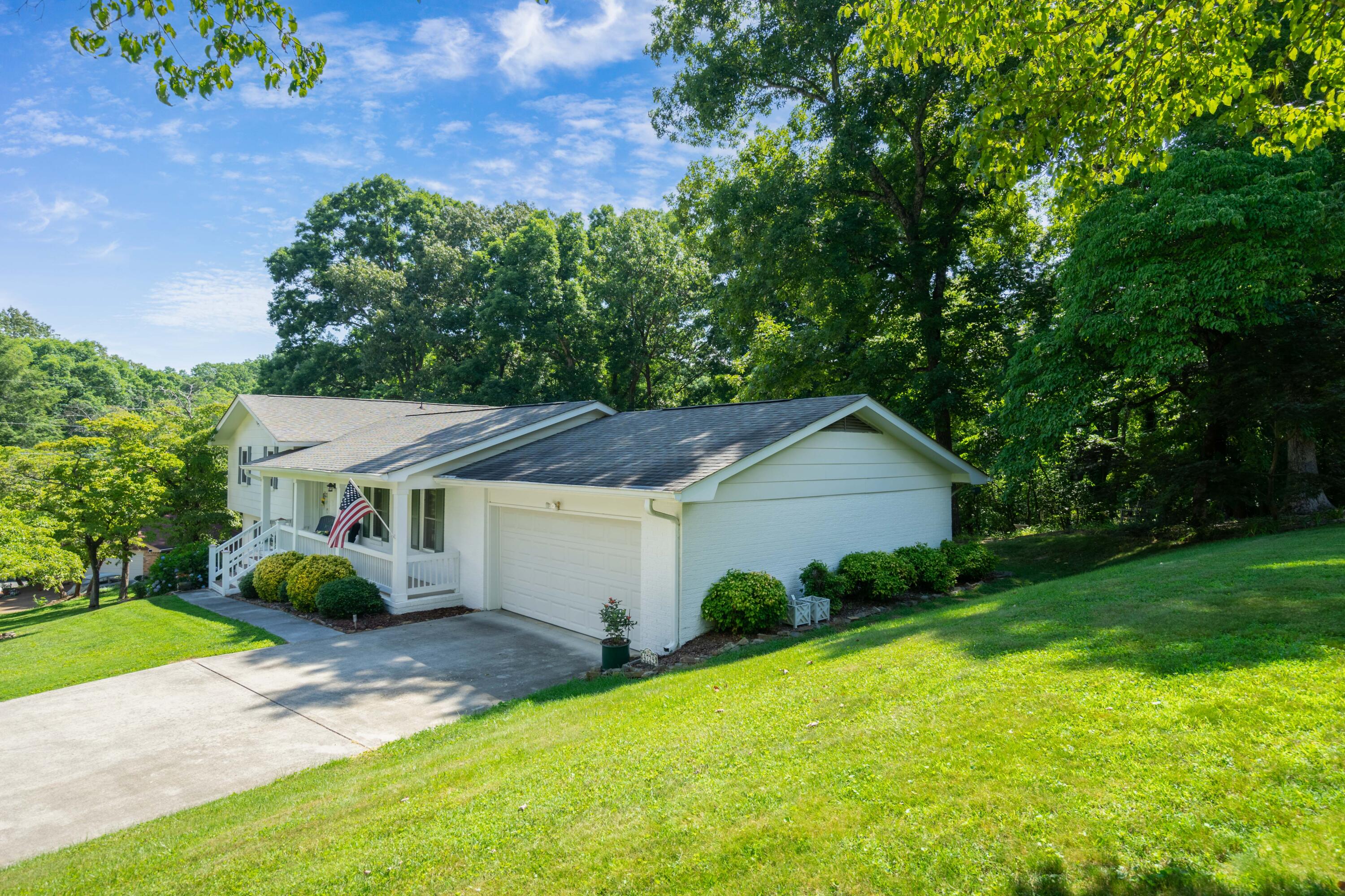 4729 North Forest Road Hixson, TN 37343 - Photo 9 of 41 Side View