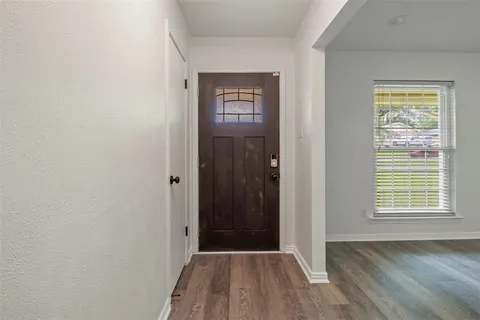 $270,000 | 152 Stardust Lane, DeSoto, TX 75115