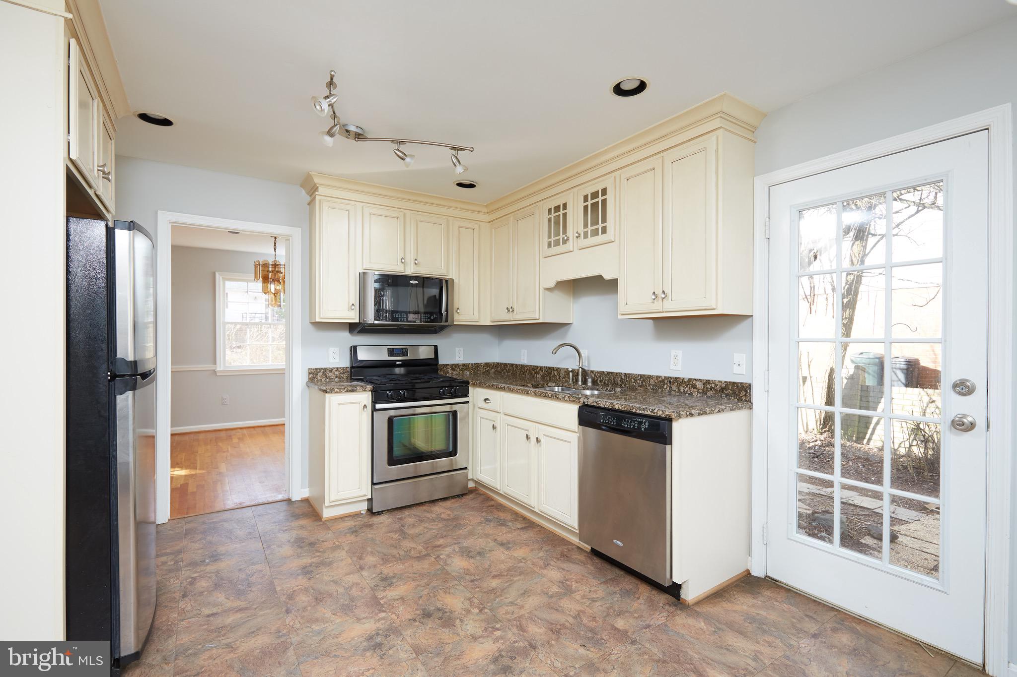 1534 Arbor View Road Silver Spring, MD 20902 - Photo 13 of 30 Kitchen