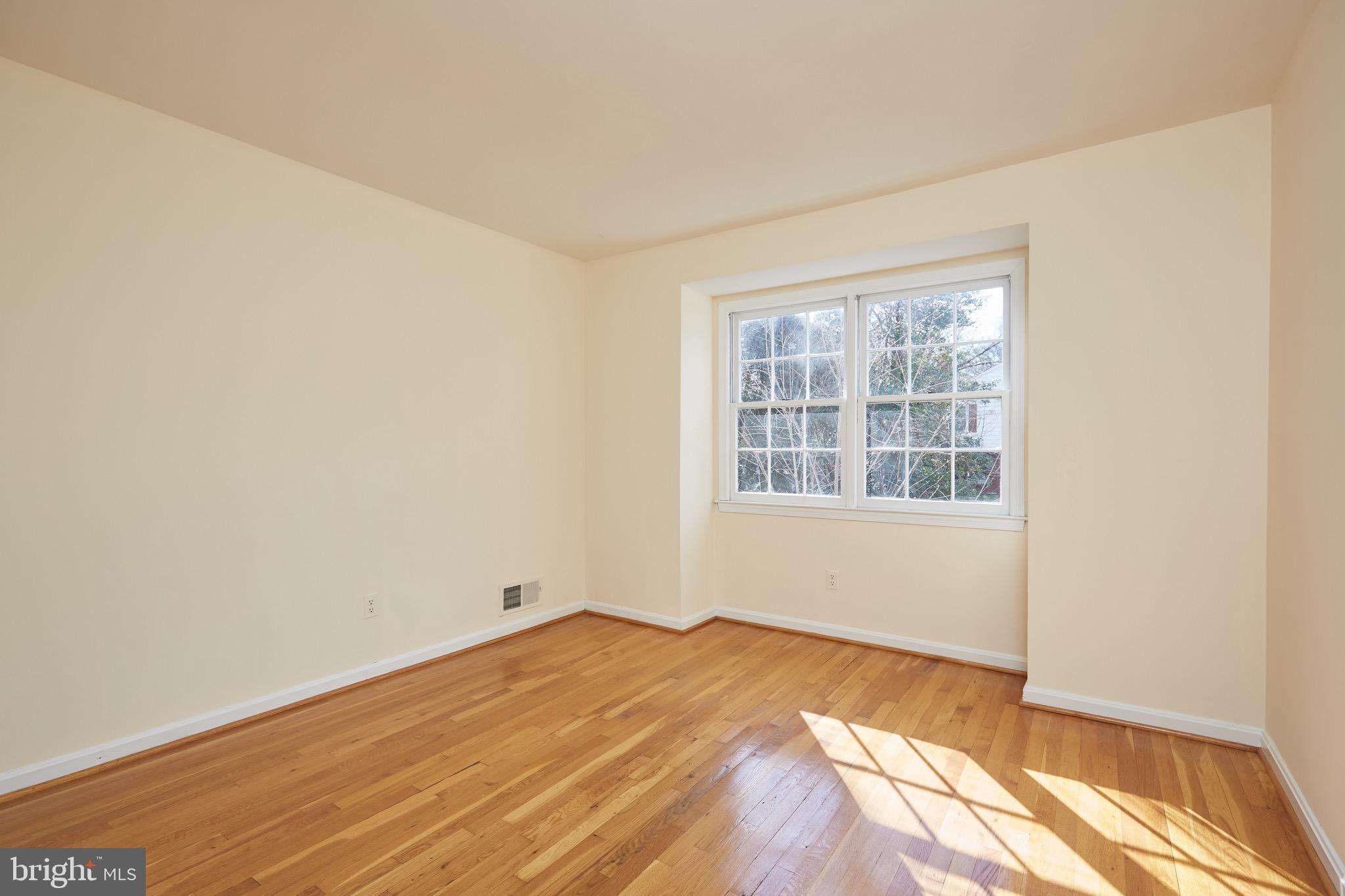1534 Arbor View Road Silver Spring, MD 20902 - Photo 22 of 30 Bedroom #5