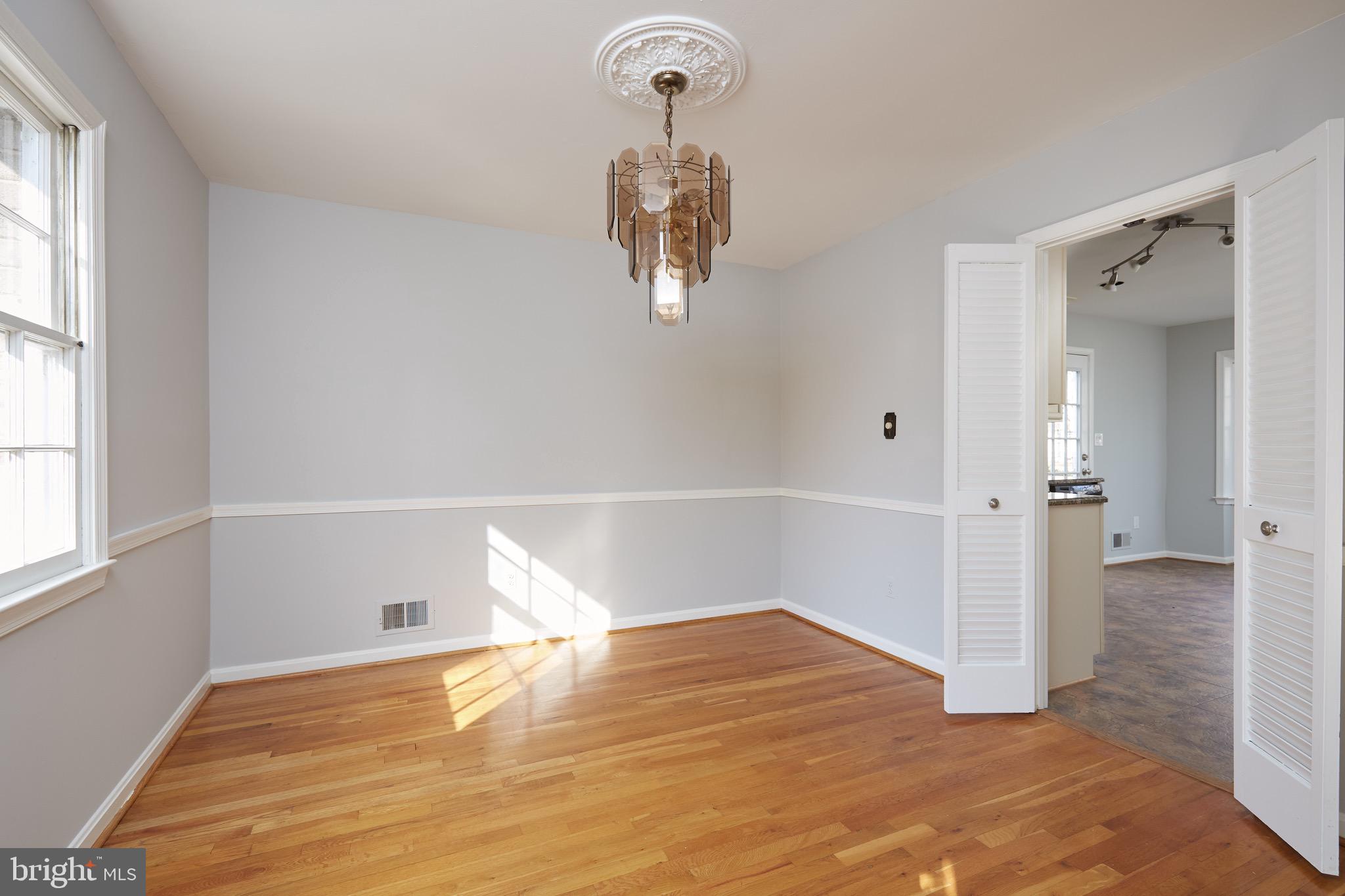 1534 Arbor View Road Silver Spring, MD 20902 - Photo 9 of 30 Dining Room