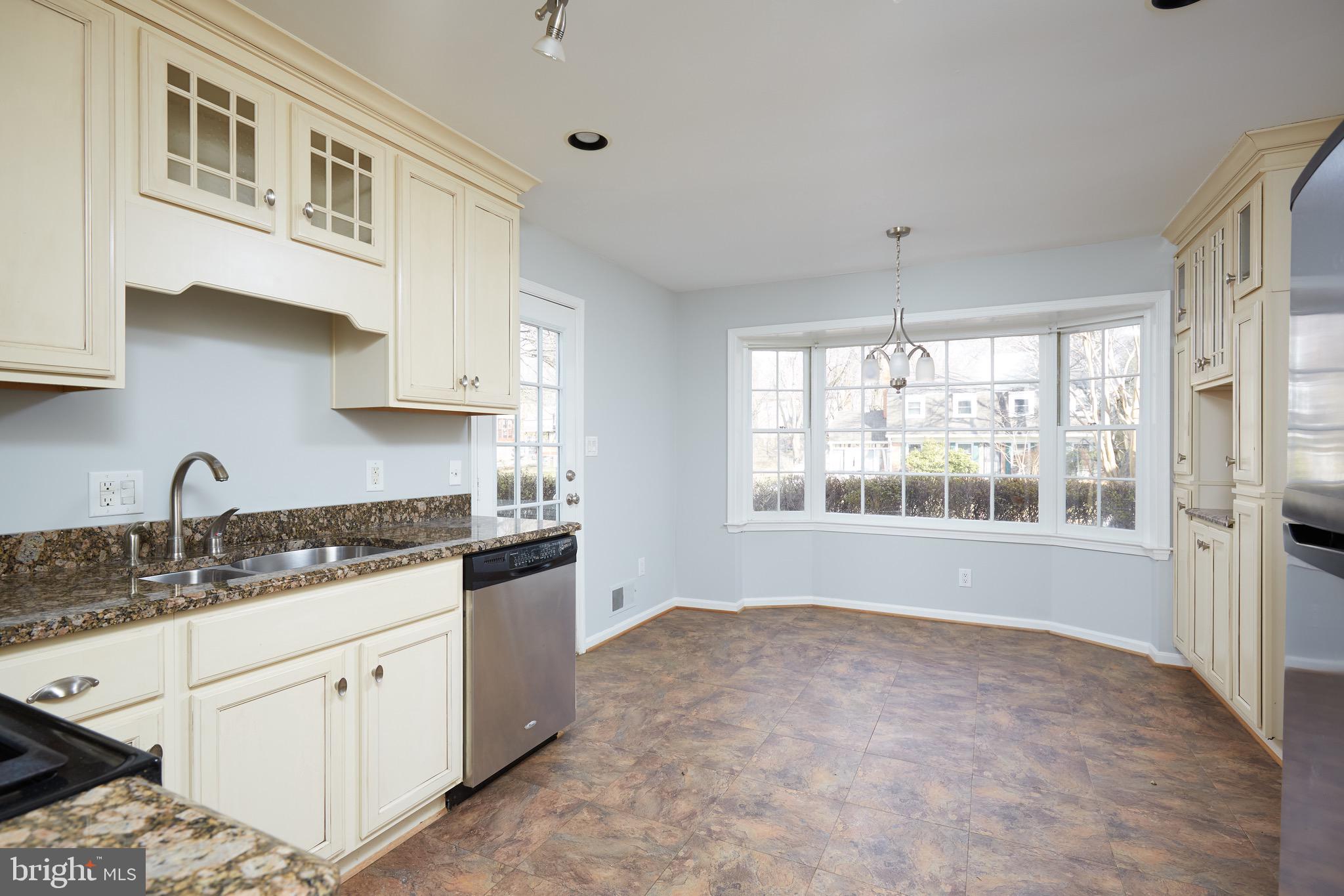 1534 Arbor View Road Silver Spring, MD 20902 - Photo 10 of 30 Kitchen