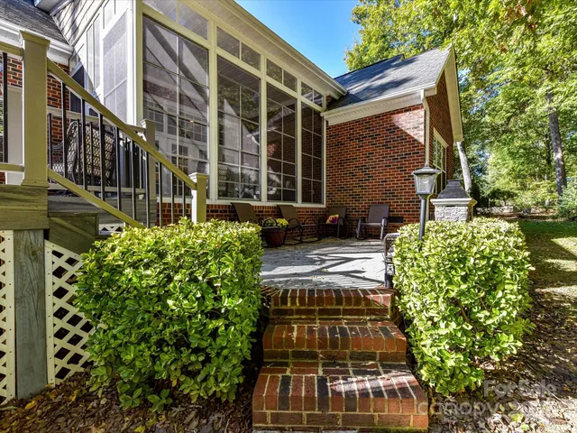 a view of a large building