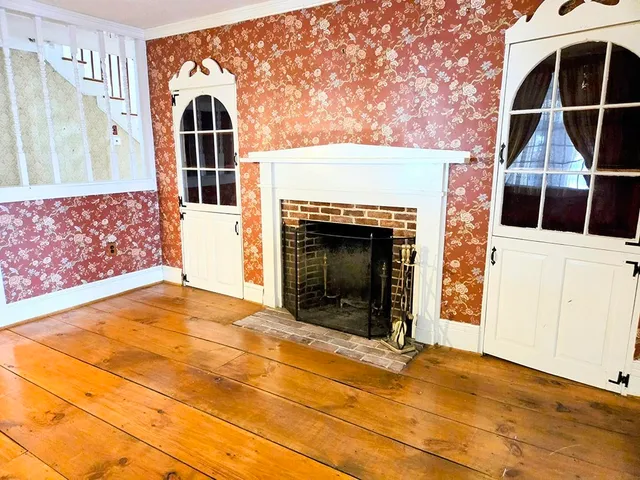 a view of a entryway door of the house
