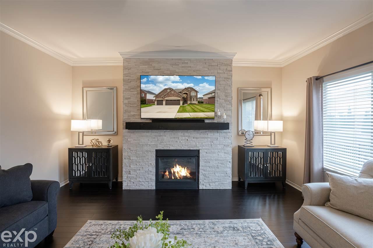 16136 Moore Park Road Macomb, MI 48044 - Photo 10 of 39 50026814-9.JPG