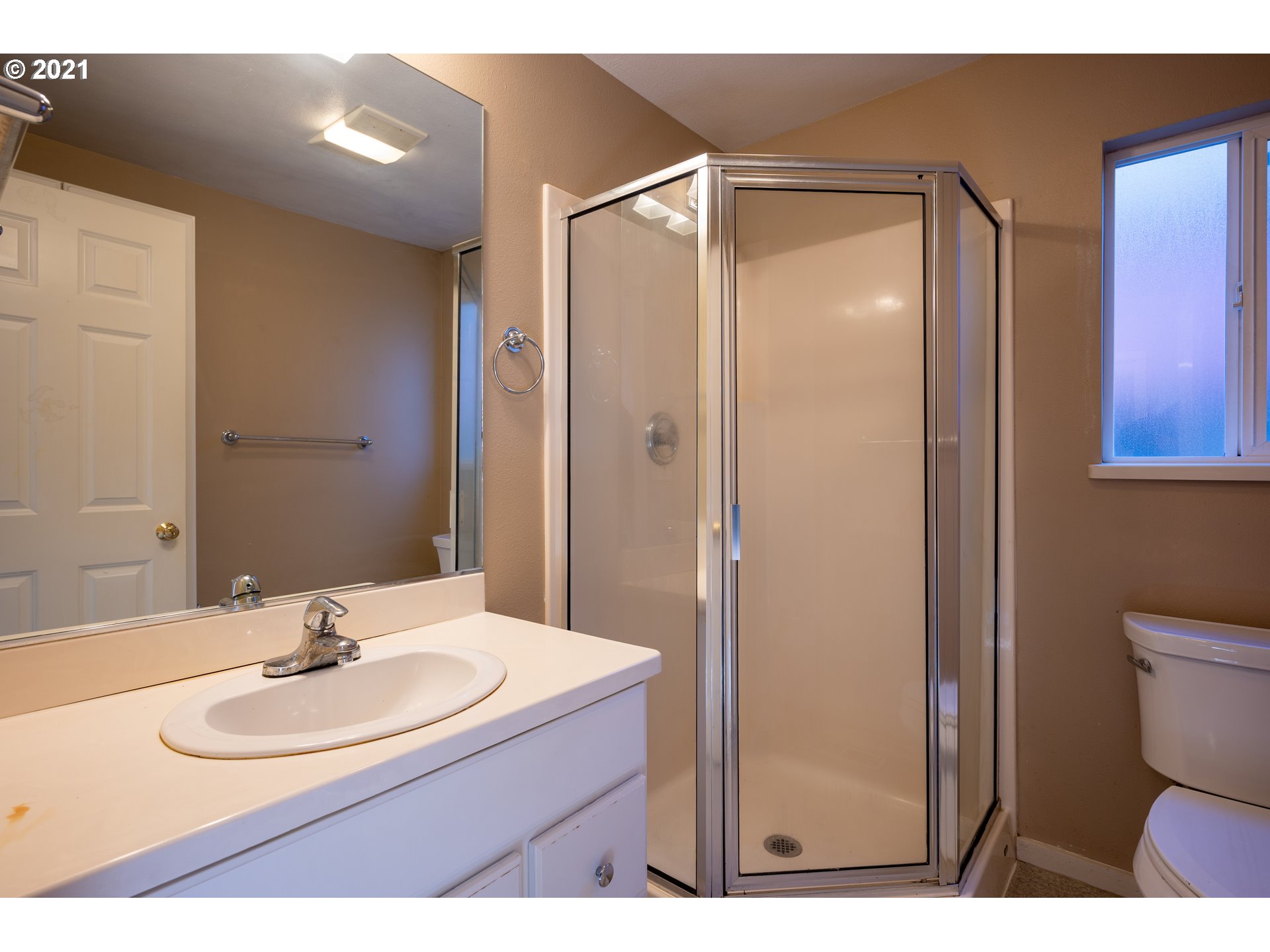 1273 Debrick Road Eugene, OR 97401 - Photo 11 of 21 Gallery Image 11