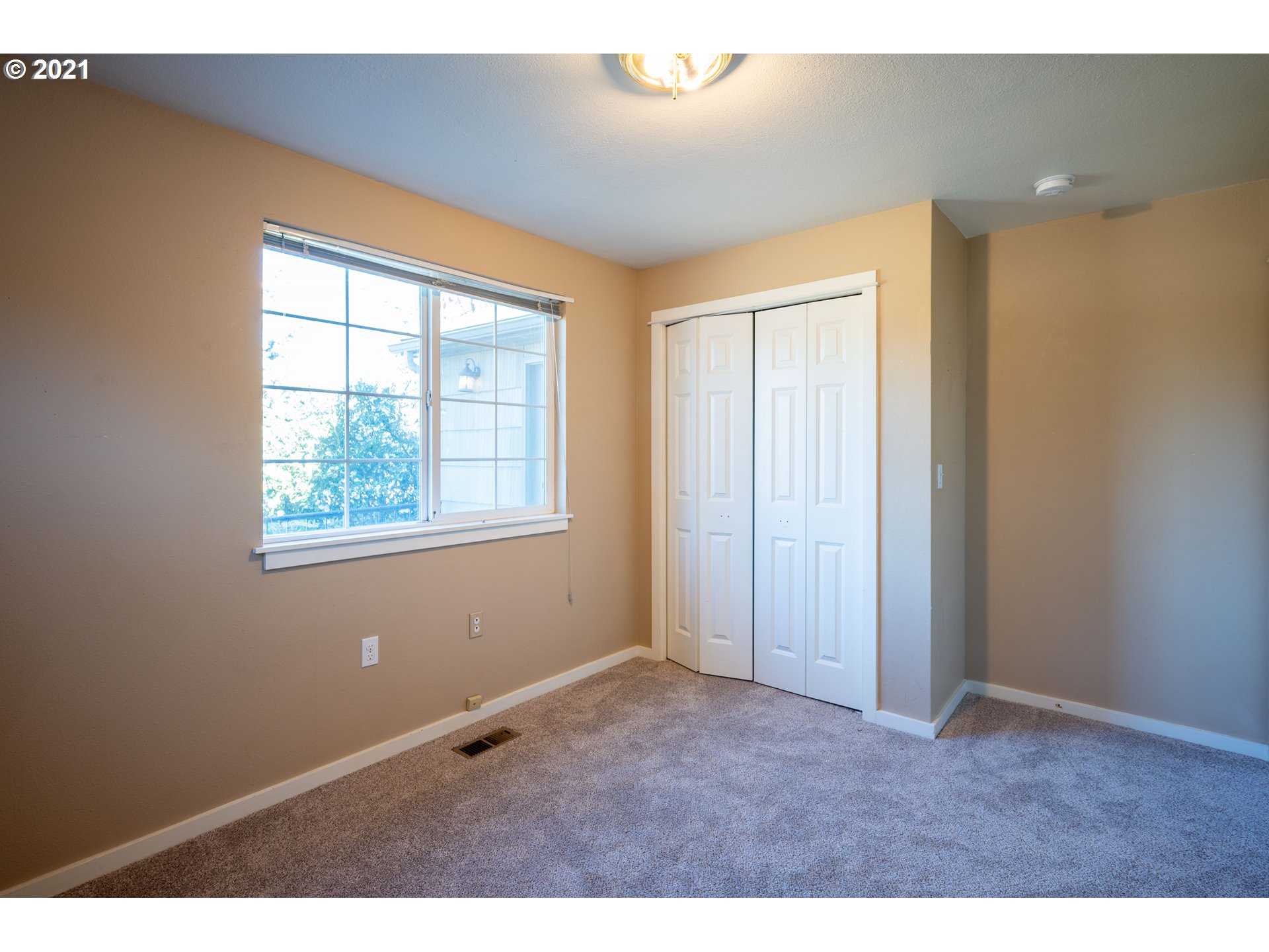 1273 Debrick Road Eugene, OR 97401 - Photo 15 of 21 Gallery Image 15