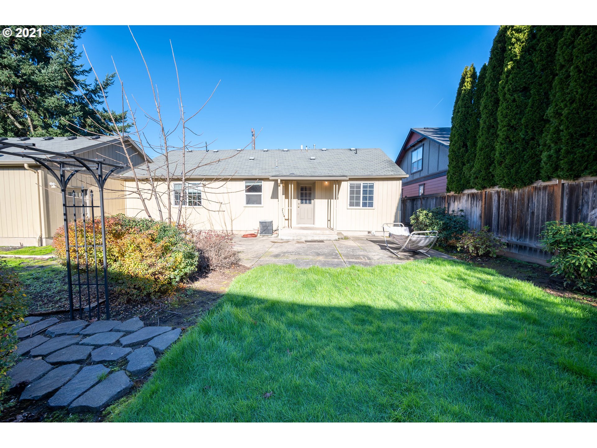 1273 Debrick Road Eugene, OR 97401 - Photo 17 of 21 Gallery Image 17