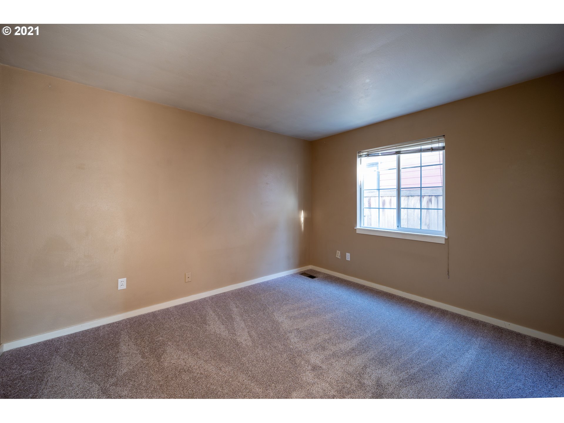 1273 Debrick Road Eugene, OR 97401 - Photo 9 of 21 Gallery Image 9