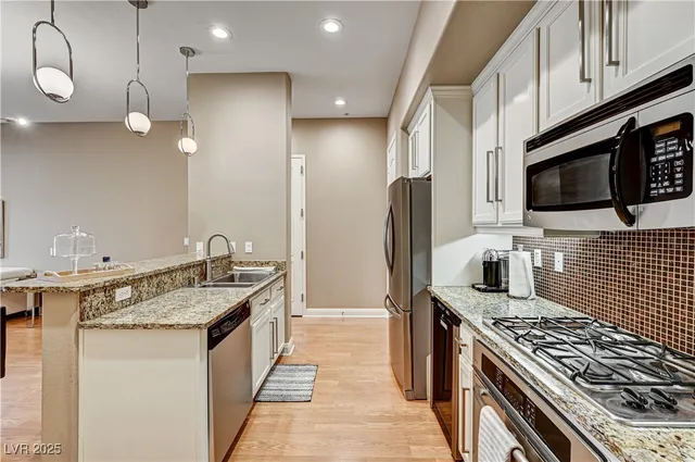 $2,100 | 56 East Serene Avenue, Unit 225, Las Vegas, NV 89123